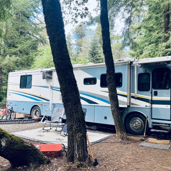 Meet your Posher, The Lost & Found - Picture 10 of 15